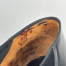 Load image into Gallery viewer, Original 1940's Black Leather and Suede Classic Court Shoes with Bow Trim in the Front - UK 6 6.5