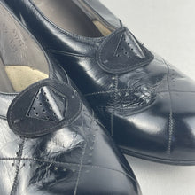 Load image into Gallery viewer, Original 1930's 1940's Deadstock in Box Black Glace Kid Leather Court Shoes by Diana - UK 6 6.5