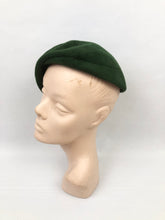 Load image into Gallery viewer, 1930s Green Fur Felt Close Fitting Hat