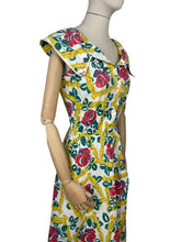 Load image into Gallery viewer, Original 1950's Novelty Print Dress of Roses in Picture Frames - Bust 36 37 38 *