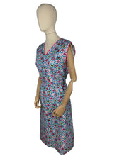 Load image into Gallery viewer, Original 1940's Volup Floral Cotton Apron - Deadstock - Would Make A Great Summer Dress - Bust 46 48
