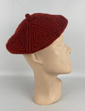 Load image into Gallery viewer, Original 1930s Knitted Beret In Rust Wool With Triangle Detail
