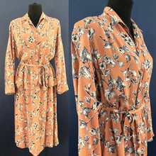 Load image into Gallery viewer, Original 1940s Peach Crepe Floral Dress with Grey and White Print - Bust 38 40 42 - Volup