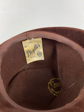Load image into Gallery viewer, Charming 1950s Warm Brown Felt Hat with Bow and Paste Trim Detail