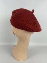 Load image into Gallery viewer, Original 1930s Knitted Beret In Rust Wool With Triangle Detail