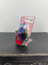 Load image into Gallery viewer, 1940's Felt Flower Anemone Corsage - Pretty Wartime Posy Brooch - Lilac, Red, Mauve and Purple