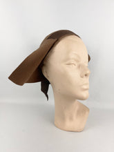 Load image into Gallery viewer, Original 1940's New York Creation Brown Felt Hat - Helen Hale Original *