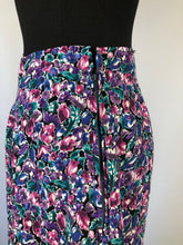Load image into Gallery viewer, 1940s Floral Crepe Skirt - W27