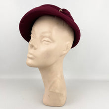 Load image into Gallery viewer, Original 1950's Stylish Burgundy Felt Hat by Jacoll - Beautiful Vintage Hat