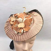 Load image into Gallery viewer, 1940s Black and Soft Apricot Straw & Grosgrain Hat with Floral Trim