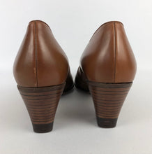 Load image into Gallery viewer, 1940s Brown Leather Court Shoes by Marcelle - UK size 5.5 6