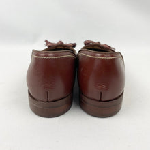 Load image into Gallery viewer, Original 1950's Chestnut Brown Leather Flat Shoes - Hoboes Hurrell of Norwich - UK 4 *