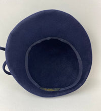 Load image into Gallery viewer, Original 1940s Navy Blue Felt Hat with Felt Trim