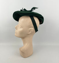 Load image into Gallery viewer, Original 1940's Forest Green Felt Hat with Triple Bow Detail