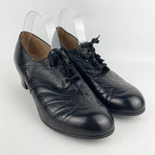 Load image into Gallery viewer, Original 1940's Black Deadstock Clarks Empire Lace Up Shoes With Punch Detail - UK 8