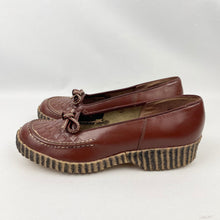 Load image into Gallery viewer, Original 1940's 1950's Chestnut Brown Leather Slip on Shoes with Bow Trim - UK 4 1/2 *