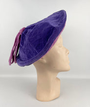Load image into Gallery viewer, Absolutely Incredible 1940s Two Tone Velvet Hat In Purple and Pink *