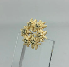 Load image into Gallery viewer, Vintage 1930s 1940s Cream Carved Edelweiss Circlet Brooch