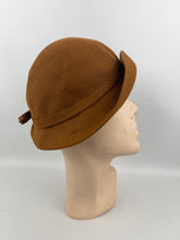 Load image into Gallery viewer, Original 1930’s Chestnut Felt Hat by Doveswing Webflex
