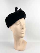Load image into Gallery viewer, 1940s Black Felt Hat Trimmed with Genuine Fur