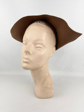 Load image into Gallery viewer, Original 1940's New York Creation Brown Felt Hat - Helen Hale Original *