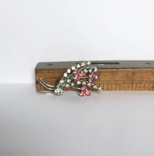 Load image into Gallery viewer, Vintage Clear and Pink Paste Flower Brooch