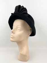 Load image into Gallery viewer, Original 1940s Inky Black Fur Felt Hat with Rosette Trim and Net Detail