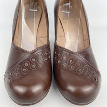 Load image into Gallery viewer, Original 1940's Brown Leather Court Shoes with Punch Detail by Norvic - UK 5.5 6