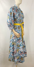Load image into Gallery viewer, 1950s Blue and Mustard Floral Cotton Dress Robe - Bust 36 38 40
