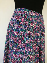 Load image into Gallery viewer, 1940s Floral Crepe Skirt - W27