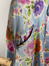 Load image into Gallery viewer, Original 1940s 1950s Chaslyn Model Luxurious Feel Blue Housecoat in a Pretty Floral Print - Bust 36 37 38