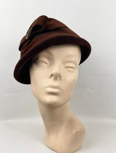 Load image into Gallery viewer, Charming 1950s Warm Brown Felt Hat with Bow and Paste Trim Detail
