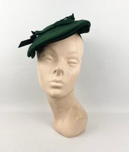 Load image into Gallery viewer, Original 1940's Forest Green Felt Hat with Triple Bow Detail
