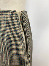 Load image into Gallery viewer, Original 1940s Houndstooth Check Suit in Green, Blue and Brown - Bust 35 36 - Petite