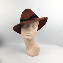 Load image into Gallery viewer, 1930s 1940s Chestnut Felt Fedora with Chocolate Brown Velvet Trim