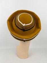 Load image into Gallery viewer, Fabulous Vintage 1950s or 1960s Edna Wallace Paris Inspired Frenchie Hat