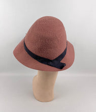 Load image into Gallery viewer, Original 1940’s Dusky Pink Felt Fedora Hat with Grosgrain Trim *