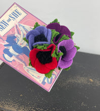 Load image into Gallery viewer, 1940's Felt Flower Anemone Corsage - Pretty Wartime Posy Brooch - Lilac, Red, Mauve and Purple