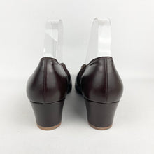Load image into Gallery viewer, Original 1940's Deadstock Dark Brown Suede and Leather Shoes by Lotus Broadform - UK 6