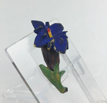 Load image into Gallery viewer, Vintage 1930s 1940s Carved Bakelite Gentian Violet Brooch