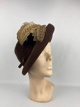 Load image into Gallery viewer, Original 1930s 1940s Chocolate Brown Felt Hat with Feather Trim