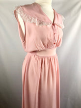 Load image into Gallery viewer, 1940s 1950s Pink Rayon and Lace Nightdress - B36