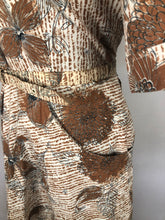 Load image into Gallery viewer, 1950s Volup Brown Cotton Floral Summer Dress - B40
