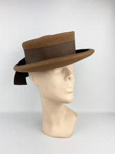 Load image into Gallery viewer, Original Late 1930's Early 1940's Chocolate Brown Felt Tilt Hat with Large Bow Trim