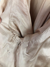 Load image into Gallery viewer, 1940s Volup Wool Swagger Coat in Cream Check with Single Button - Bust 40 42 44