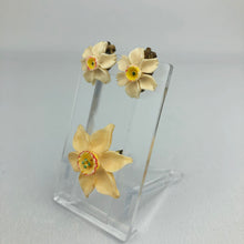 Load image into Gallery viewer, Vintage 1940s 1950s Carved Daffodil Brooch and Clip on Earring Set