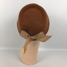 Load image into Gallery viewer, 1950s Chestnut Felt Hat with Neat Back Bow - Great Autumnal Colour