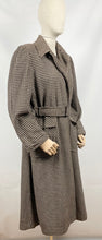 Load image into Gallery viewer, Original 1930s 1940s Brown and Cream Houndstooth Check Three Way Coat - Bust 38 40 42