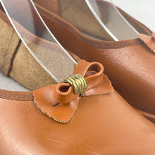 Load image into Gallery viewer, Original 1950's Warm Tan Leather Flat Shoes with Bow Trim - UK 5 *