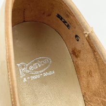 Load image into Gallery viewer, Original 1950's Dark Beige Leather Shoes with Gold Tone Trim - UK 6